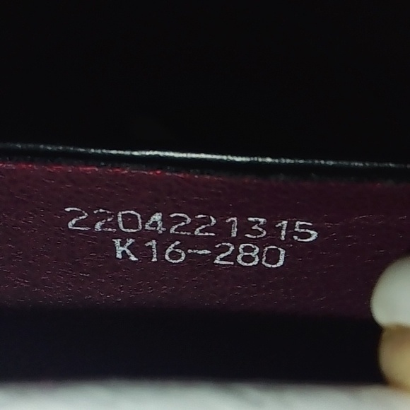 Elegant Green Velvet Loafers - Picture 6 of 8